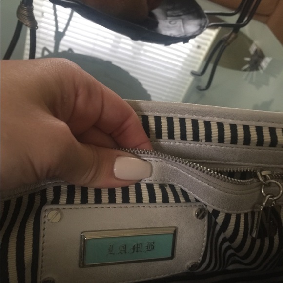 Gwen Stefani L.A.M.B shoulder bag - Picture 5 of 8